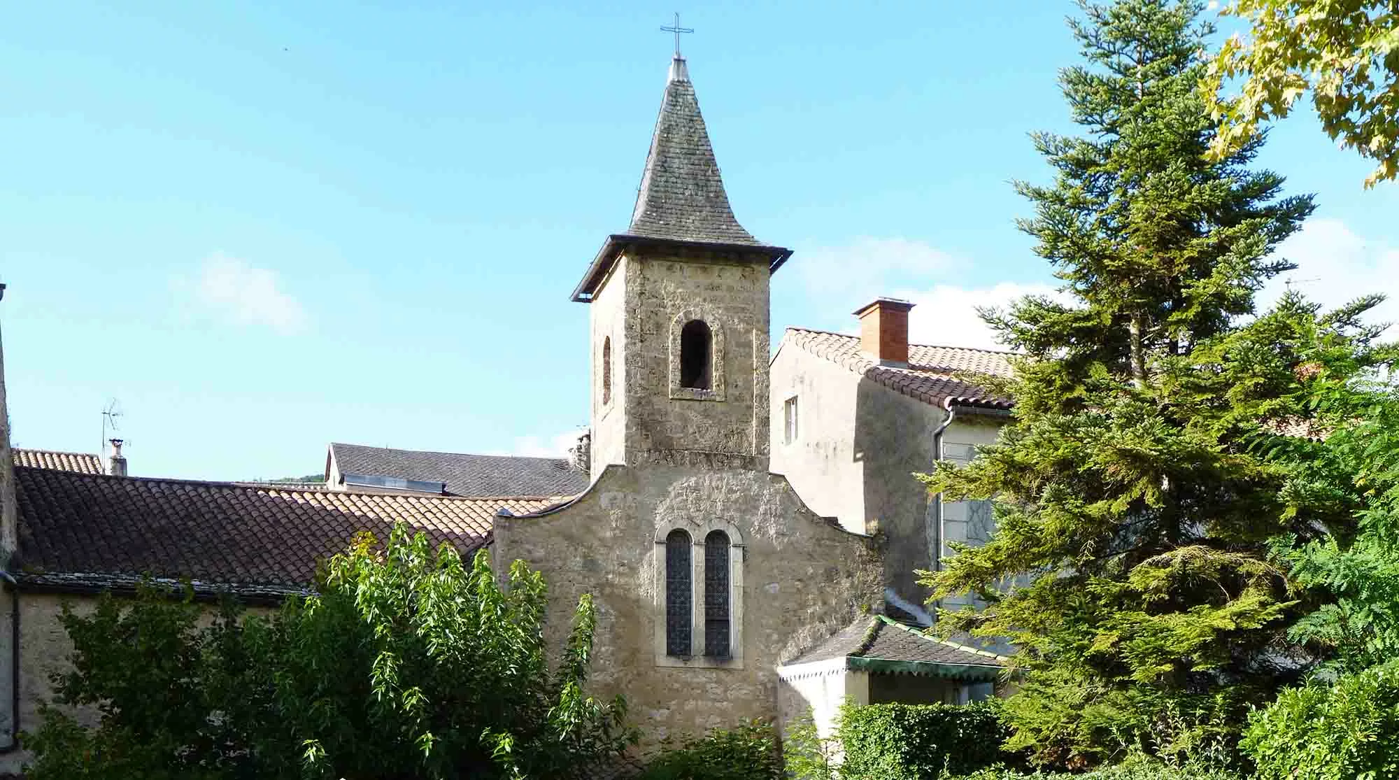 Édifice religieux à Nant la Chapelle des Pénitents blancs 1684 - 1725