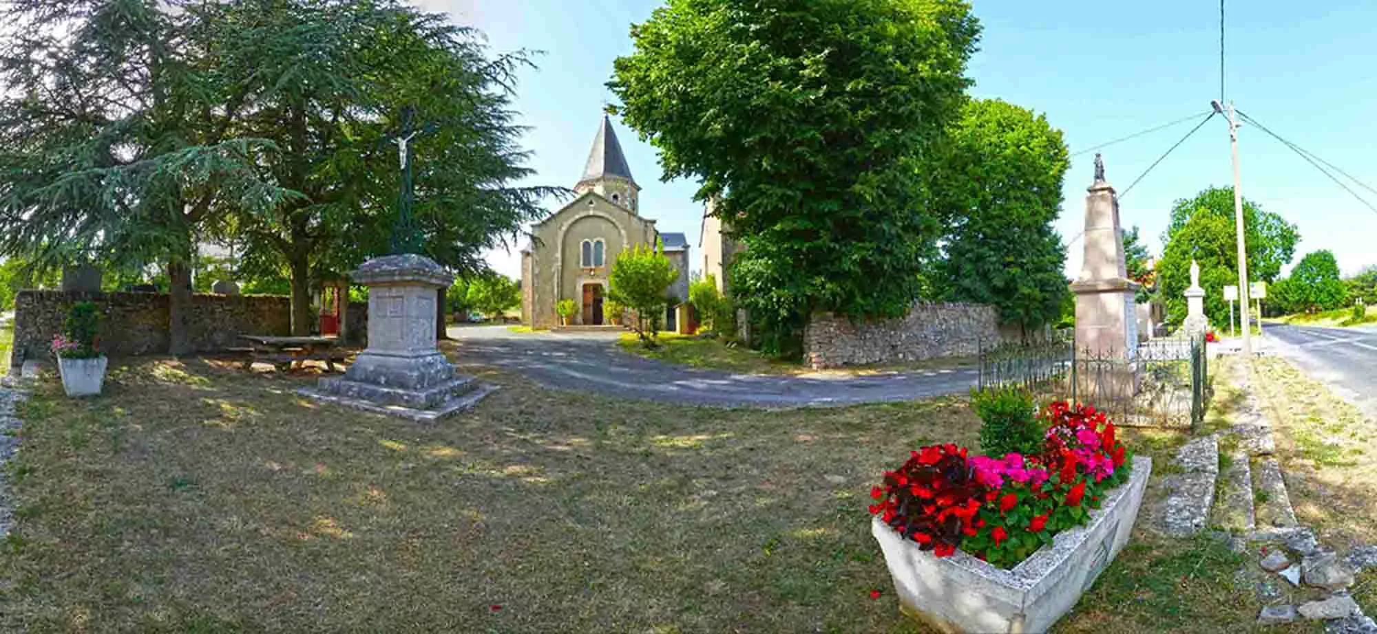 Église Sainte Marie Madeleine des Liquisses sur le plateau du LArzac