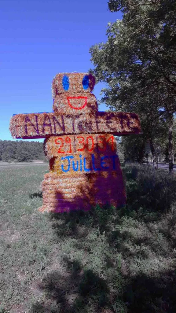 Le nouveau panneau indicateur de la fête à Nant