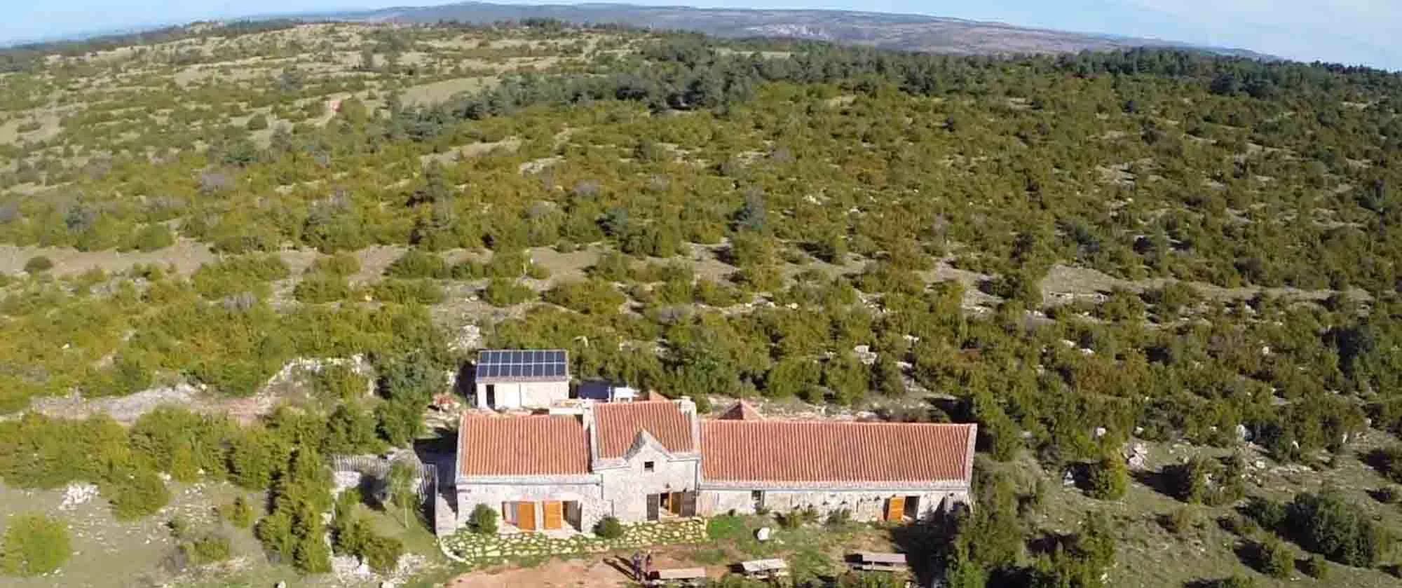 Gites et hébergement Larzac en Aveyron près de Nant